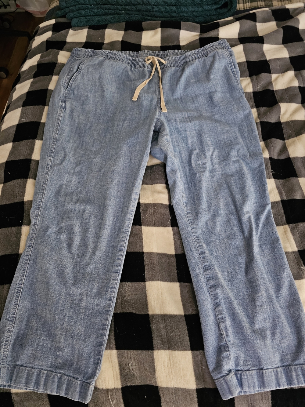 L.L. Bean Light Blue Women’s Cropped Jeans with Drawstring